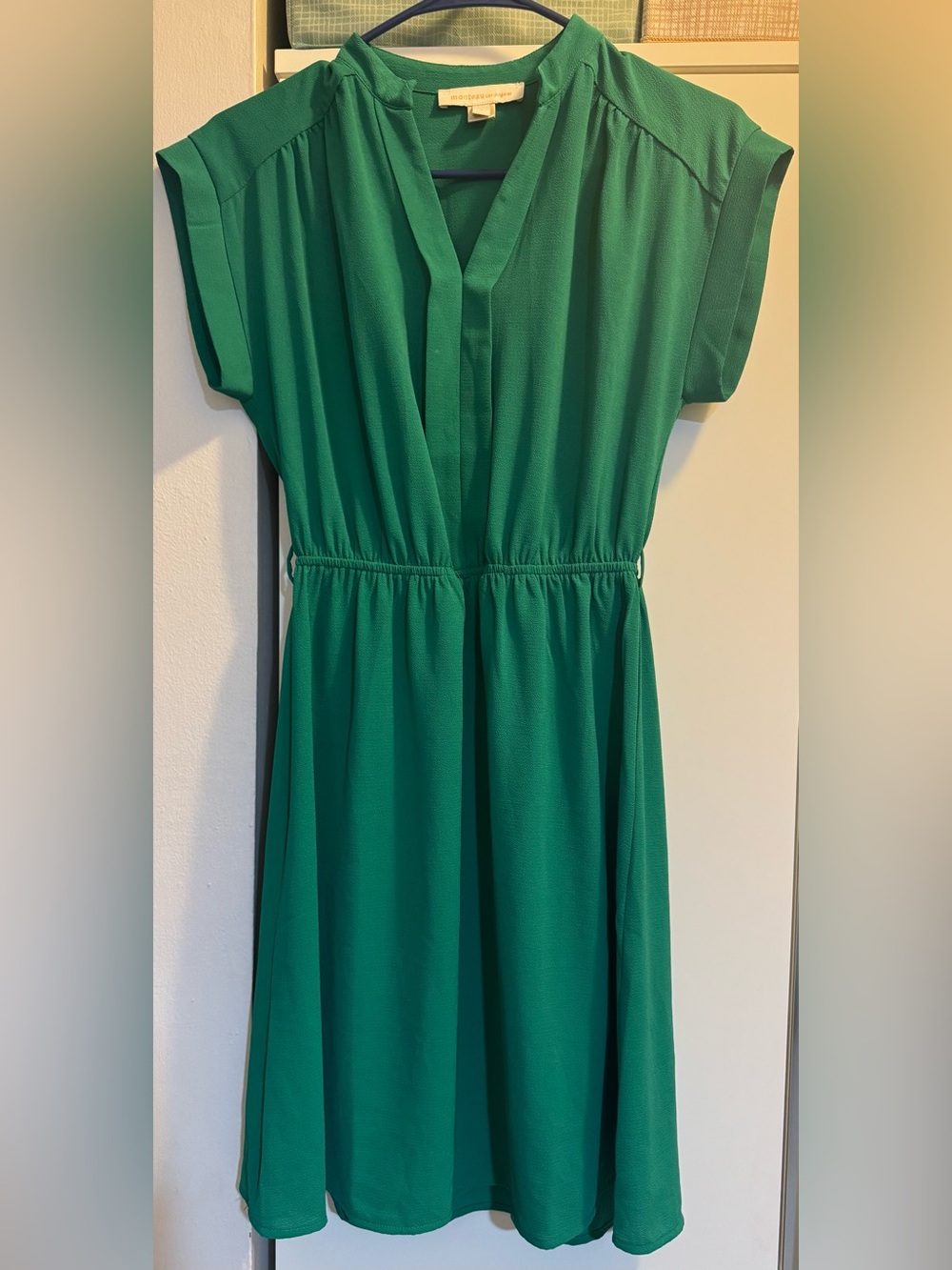 Monteau Los Angeles Women’s 
Dress Green Short Sleeve Waist Tie small
